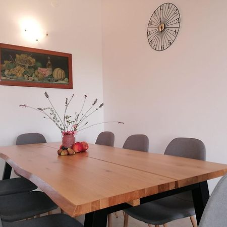 Vila Dubravka - Schoen Und Komfortabel Inmitten Von Olivenbaeumen Und Weinbergen Mit Whirlpool Valtura Exteriör bild