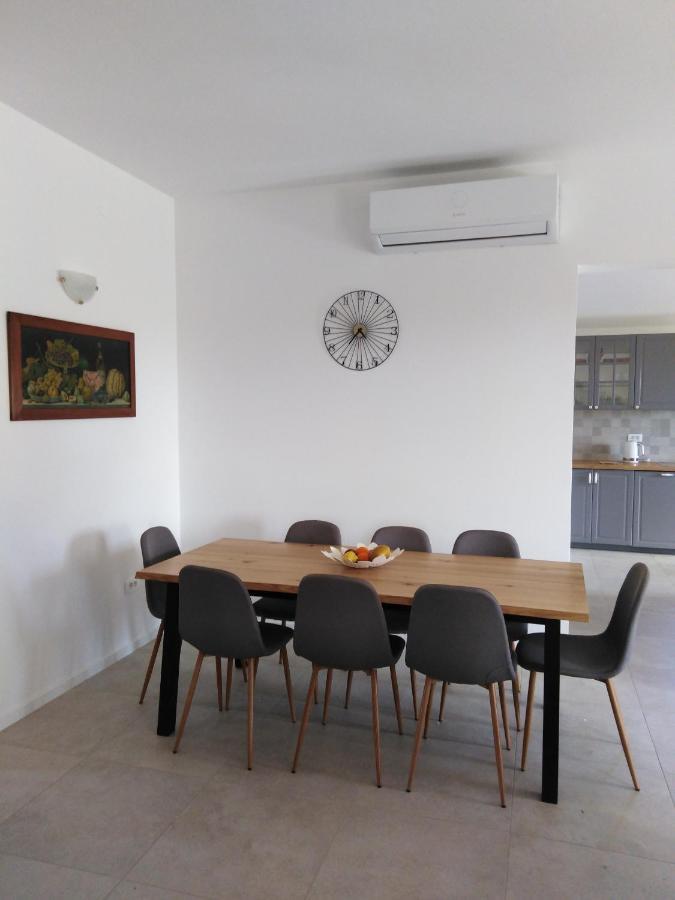 Vila Dubravka - Schoen Und Komfortabel Inmitten Von Olivenbaeumen Und Weinbergen Mit Whirlpool Valtura Exteriör bild
