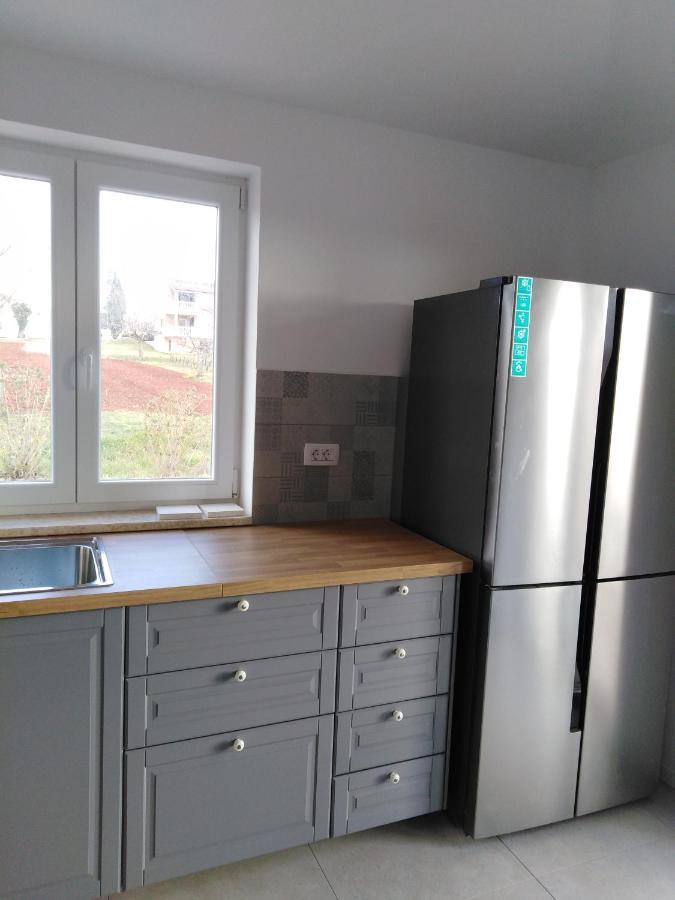 Vila Dubravka - Schoen Und Komfortabel Inmitten Von Olivenbaeumen Und Weinbergen Mit Whirlpool Valtura Exteriör bild