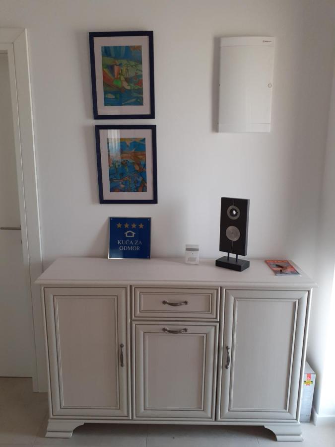 Vila Dubravka - Schoen Und Komfortabel Inmitten Von Olivenbaeumen Und Weinbergen Mit Whirlpool Valtura Exteriör bild
