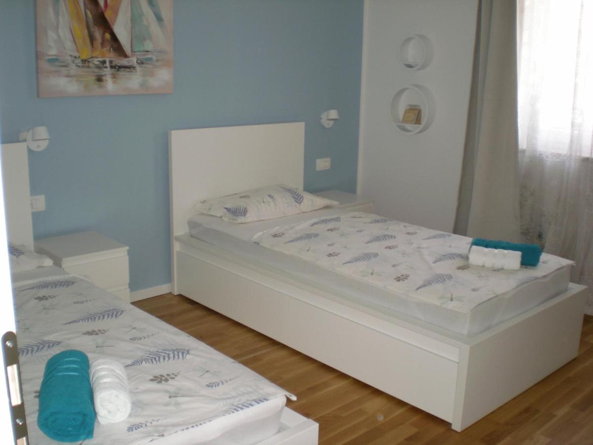 Vila Dubravka - Schoen Und Komfortabel Inmitten Von Olivenbaeumen Und Weinbergen Mit Whirlpool Valtura Exteriör bild