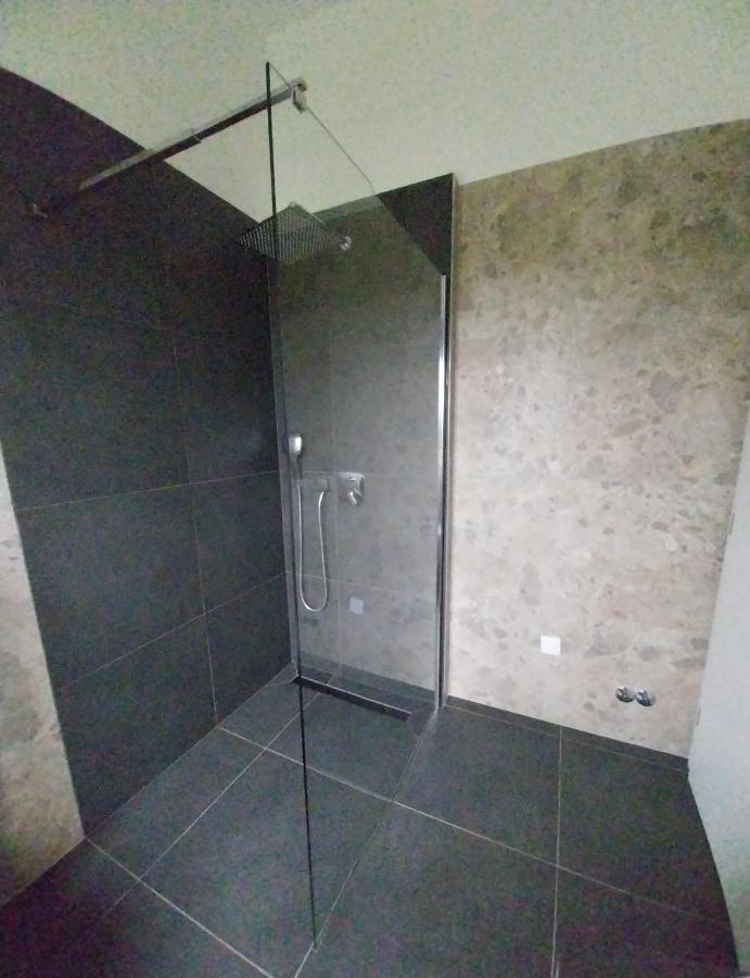 Vila Dubravka - Schoen Und Komfortabel Inmitten Von Olivenbaeumen Und Weinbergen Mit Whirlpool Valtura Exteriör bild