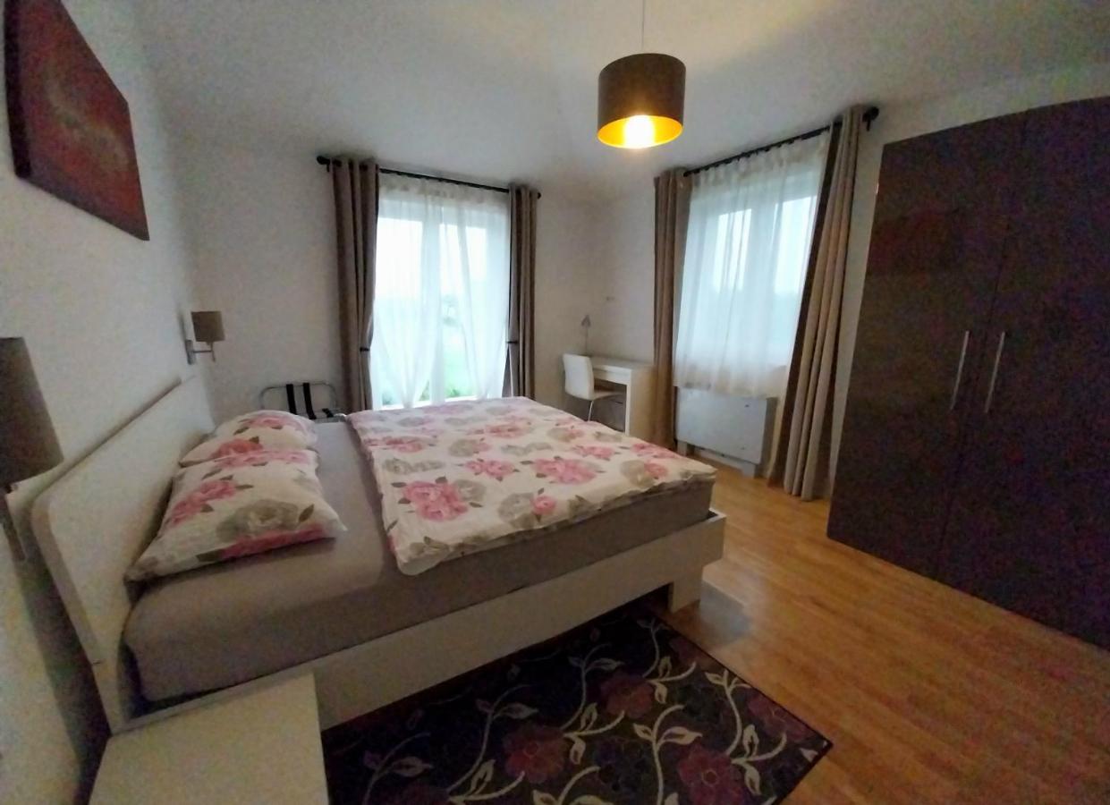 Vila Dubravka - Schoen Und Komfortabel Inmitten Von Olivenbaeumen Und Weinbergen Mit Whirlpool Valtura Exteriör bild