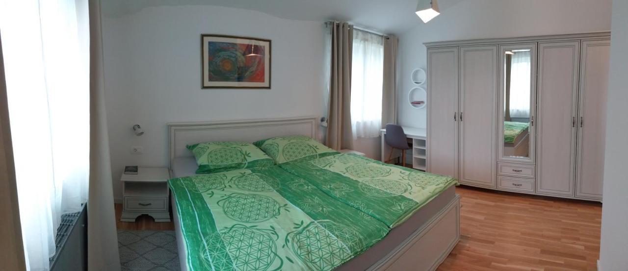 Vila Dubravka - Schoen Und Komfortabel Inmitten Von Olivenbaeumen Und Weinbergen Mit Whirlpool Valtura Exteriör bild