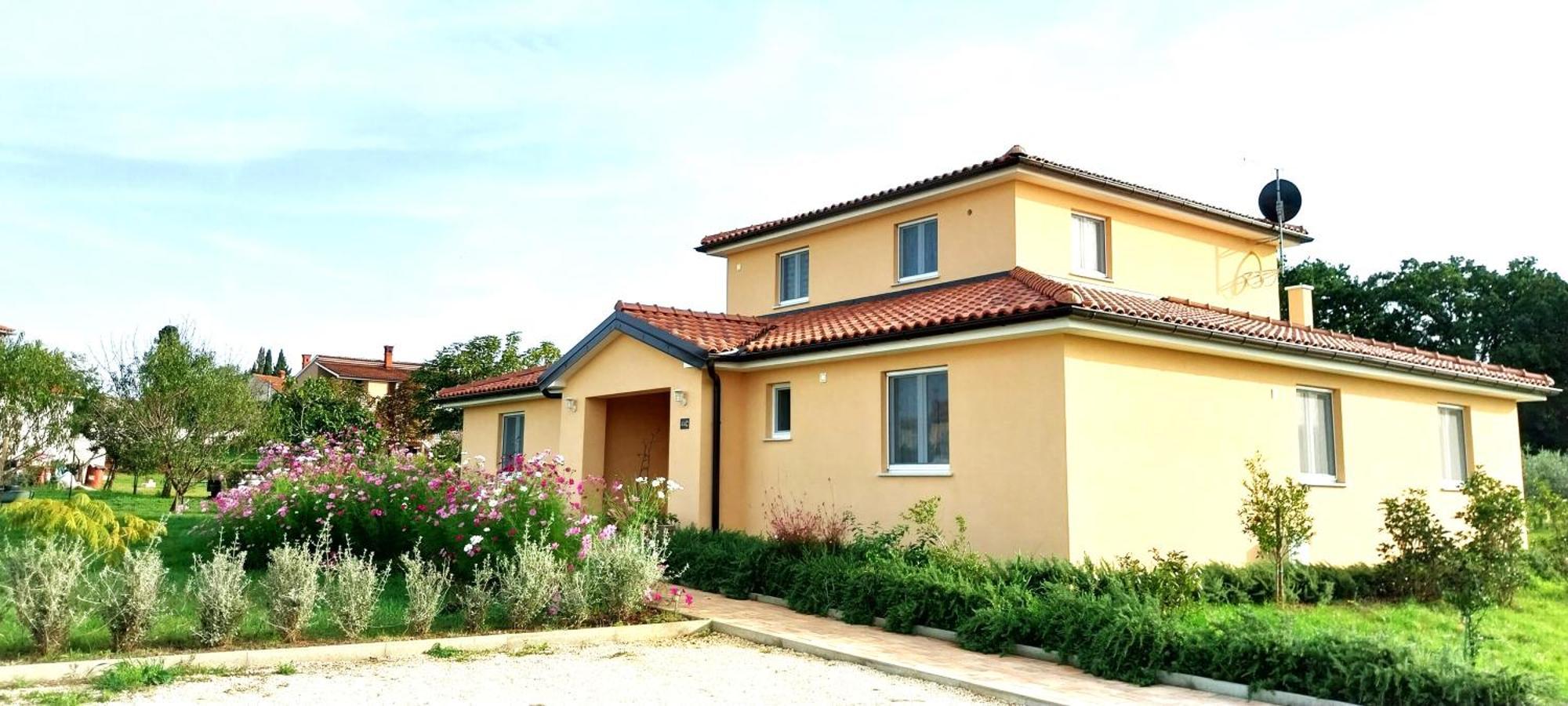 Vila Dubravka - Schoen Und Komfortabel Inmitten Von Olivenbaeumen Und Weinbergen Mit Whirlpool Valtura Exteriör bild