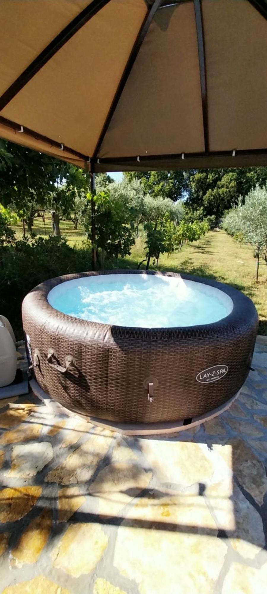 Vila Dubravka - Schoen Und Komfortabel Inmitten Von Olivenbaeumen Und Weinbergen Mit Whirlpool Valtura Exteriör bild