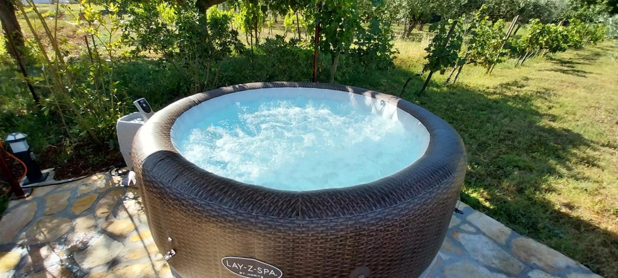 Vila Dubravka - Schoen Und Komfortabel Inmitten Von Olivenbaeumen Und Weinbergen Mit Whirlpool Valtura Exteriör bild